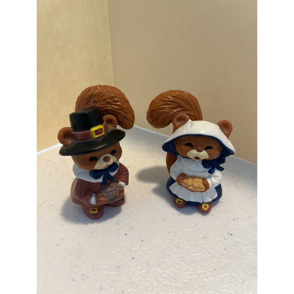 Vintage Thanksgiving Pilgrim Squirrel Figurines Autumn Harvest Decor Set of 2